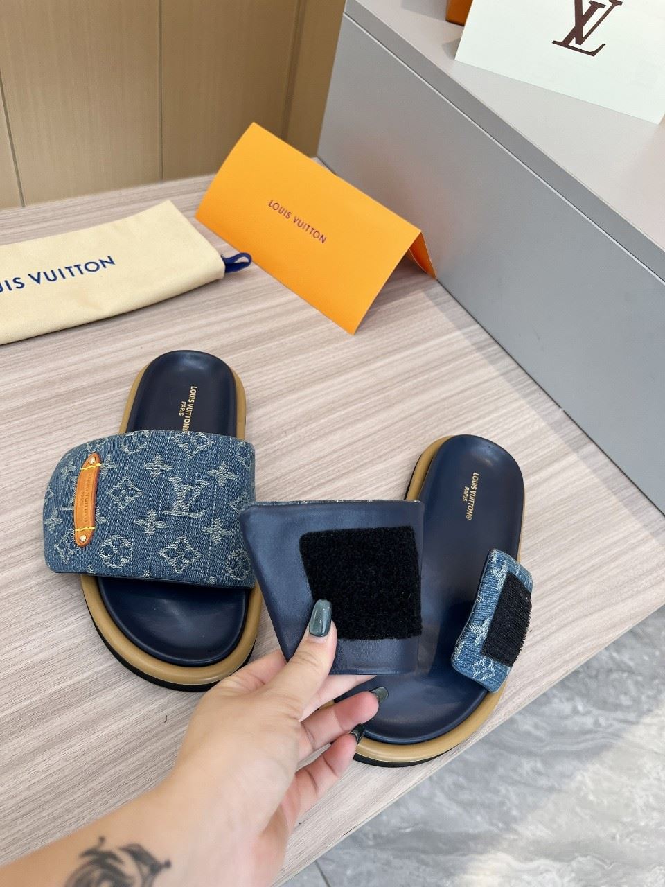 Louis Vuitton Slippers